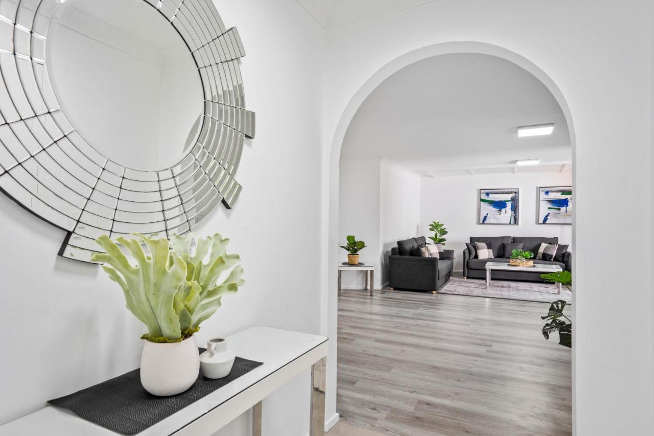 Coco Bella Retreat In Central Surfers - Sleeps 6-8 Gold Coast Exterior foto